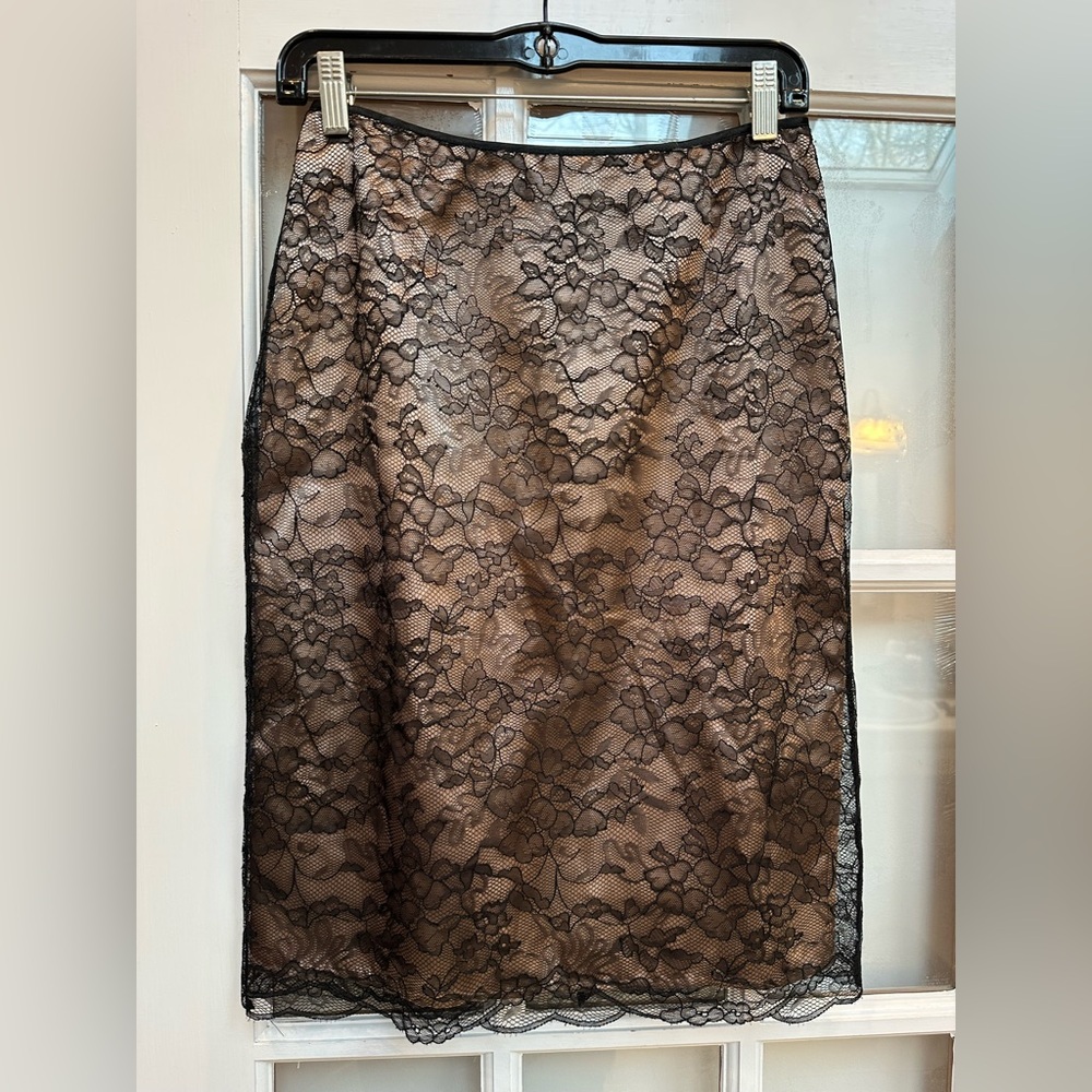 Vintage BCBGMAXAZRIA Collection Y2K Black Nude Floral Lace Pencil Skirt Size 4
